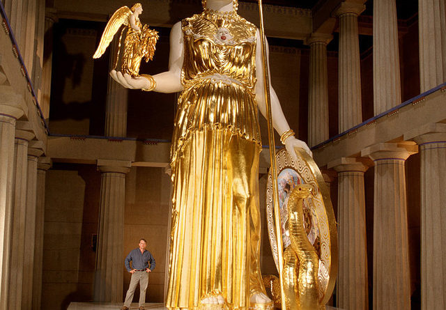 Statue e divinita' Greche